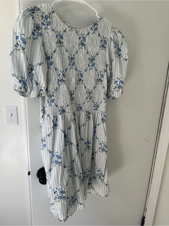 Old Navy Dresses & Skirts - Old Navy Blue and White Floral Smocked Mini Dress